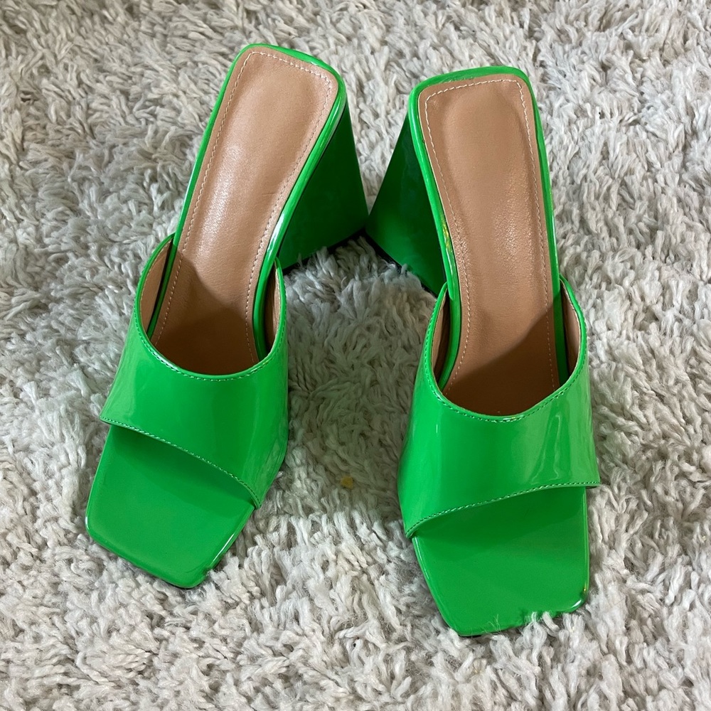 Woman’s Size 9 Lime Green Heels